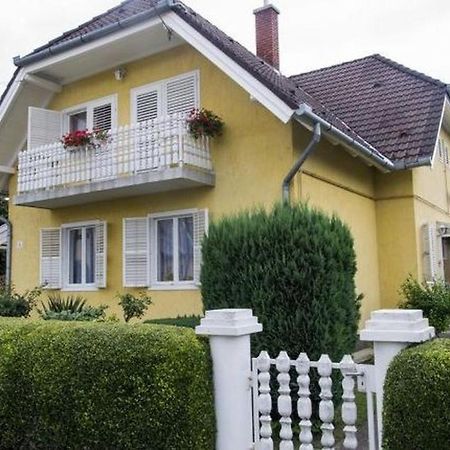 Gizella Haz Apartment Keszthely Ngoại thất bức ảnh
